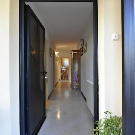 Vlado In Der Naehe Des Meeres By Interhome Apartman