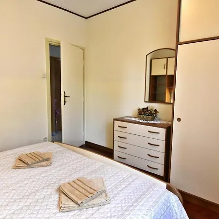 Apartman Vlado In Der Naehe Des Meeres By Interhome *