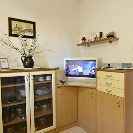 Vlado In Der Naehe Des Meeres By Interhome Apartman