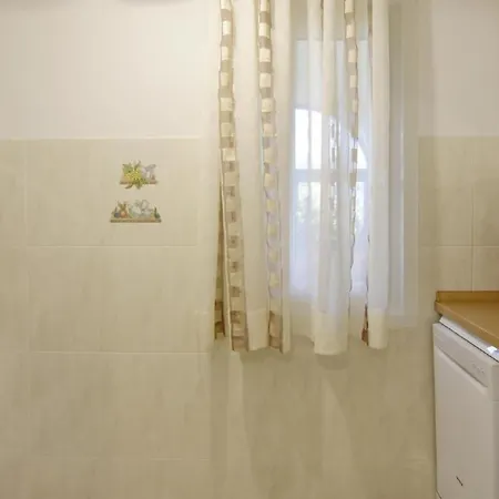 Vlado In Der Naehe Des Meeres By Interhome Apartman